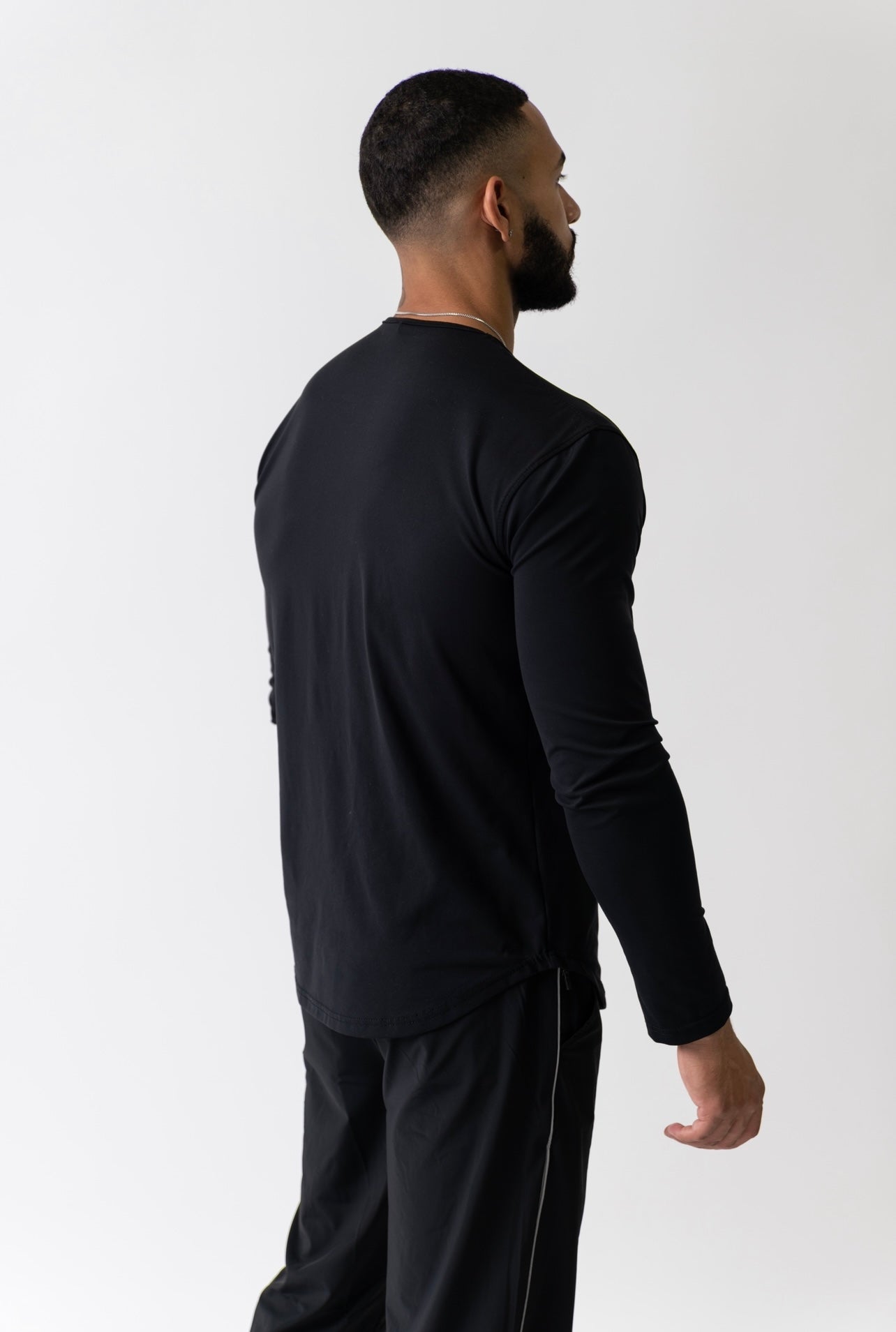 Performance Drop Hem Long Sleeve Black